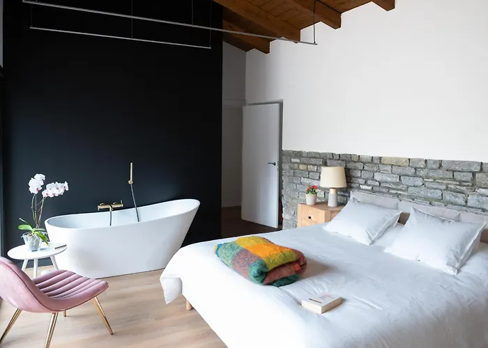 Kh Lezama Suites, Breakfast & Laundry