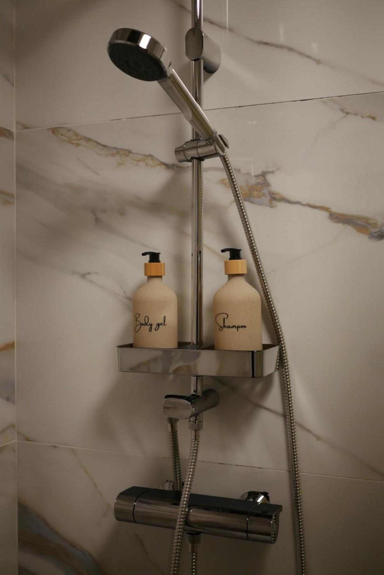 Kh Suites, Breakfast & Laundry *