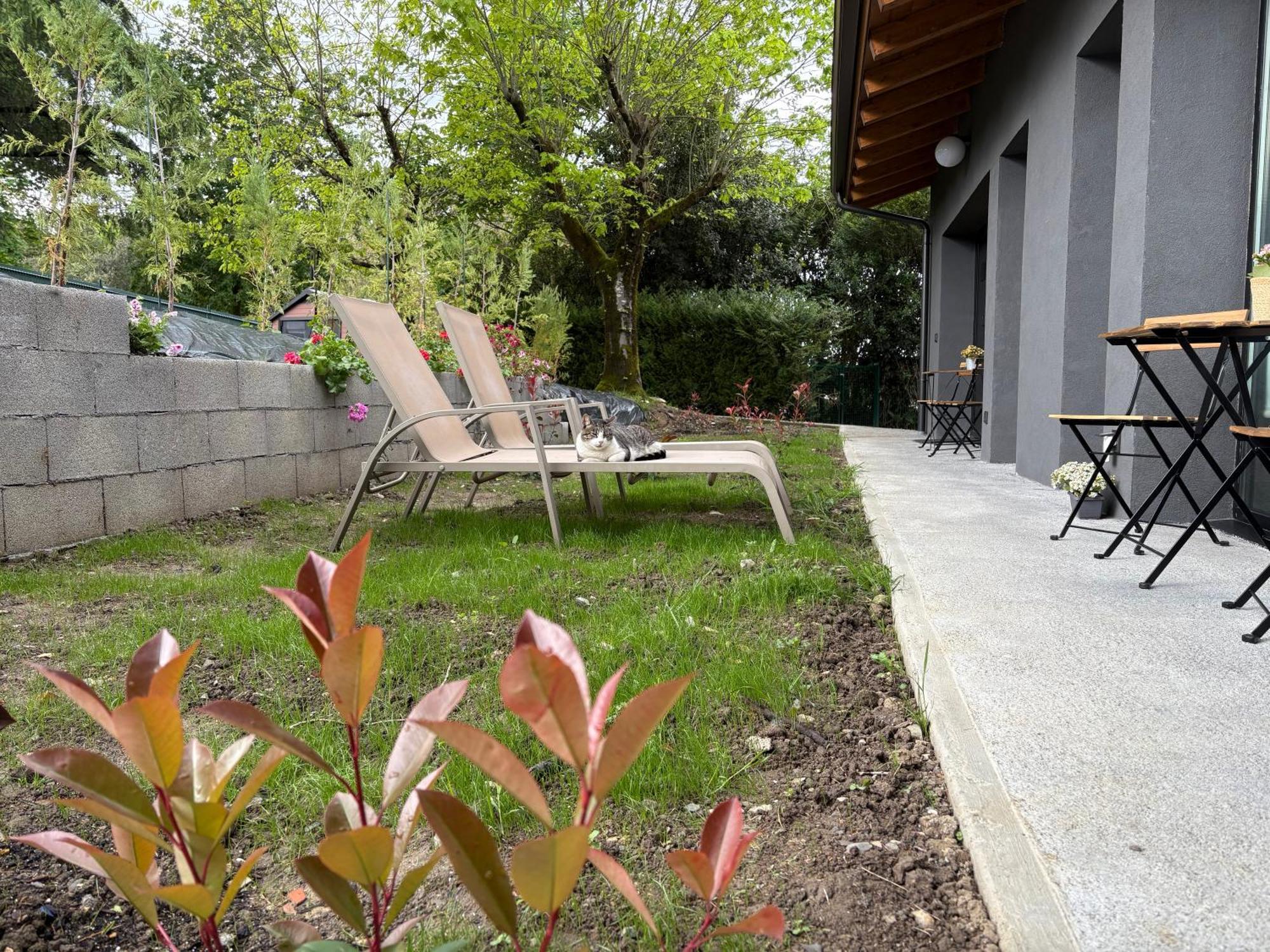 Kh Lezama Homestay *